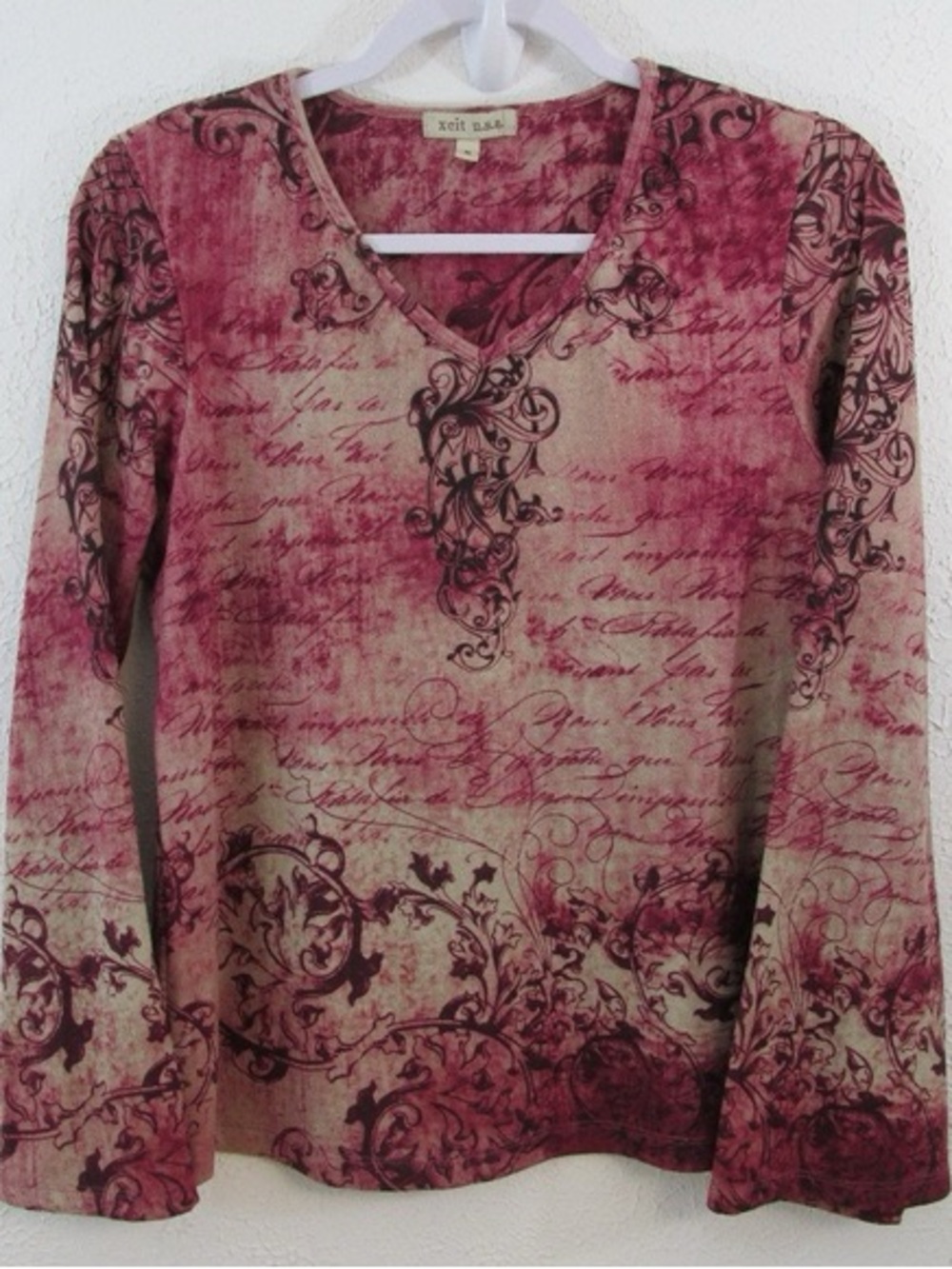 Women's V-Neck Long Sleeve Top in Burgundy and Cream
